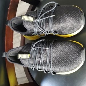 Puma Kids Nrgy Sneakers Size 5c Black & Yellow